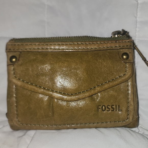 Fossil Wallet ~ EUC! - Picture 1 of 5